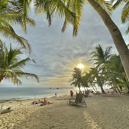 Coco Grove Beach Resort, Siquijor Island Ngoại thất bức ảnh Sunset at the beach