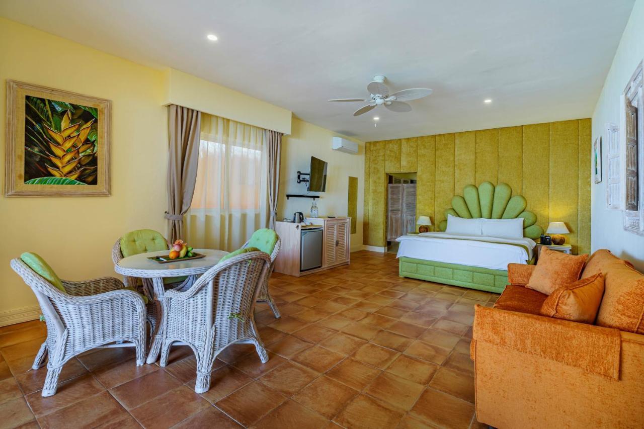 Coco Grove Beach Resort, Siquijor Island Ngoại thất bức ảnh Deluxe Suite
