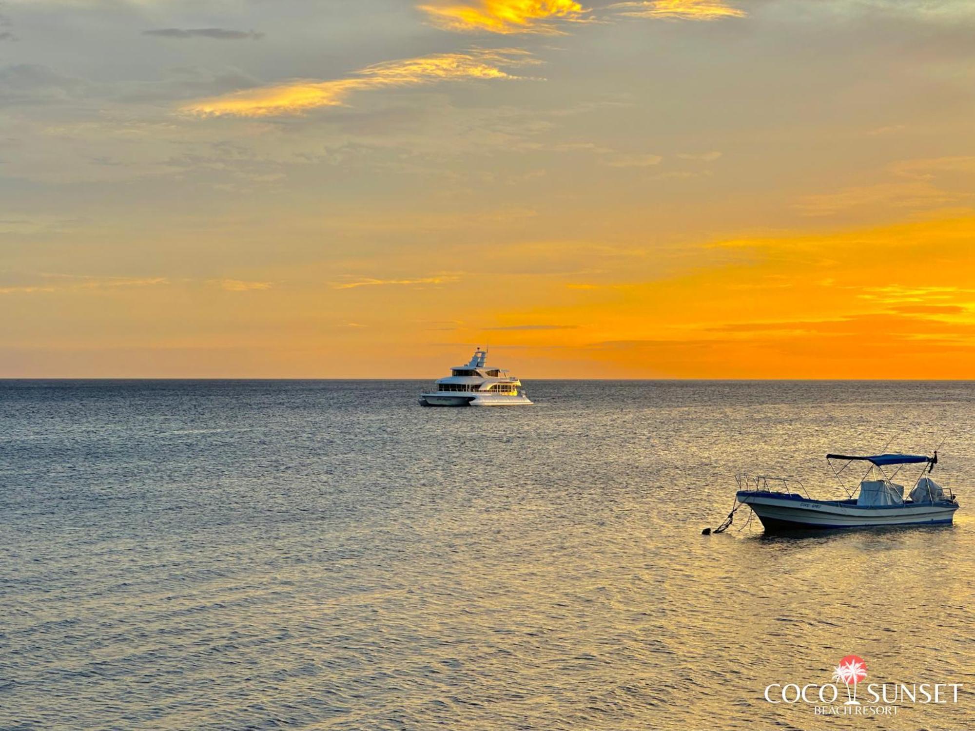 Coco Grove Beach Resort, Siquijor Island Ngoại thất bức ảnh Sunset at the Gulf of Naples