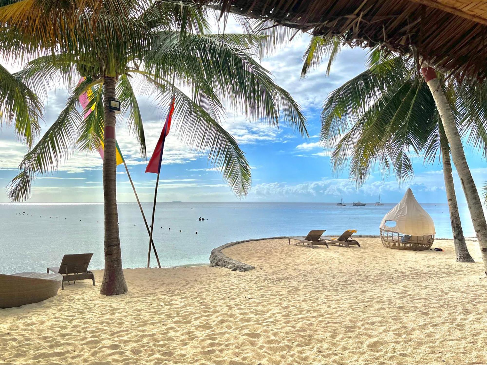 Coco Grove Beach Resort, Siquijor Island Ngoại thất bức ảnh Beach at the Shangri-La Resort