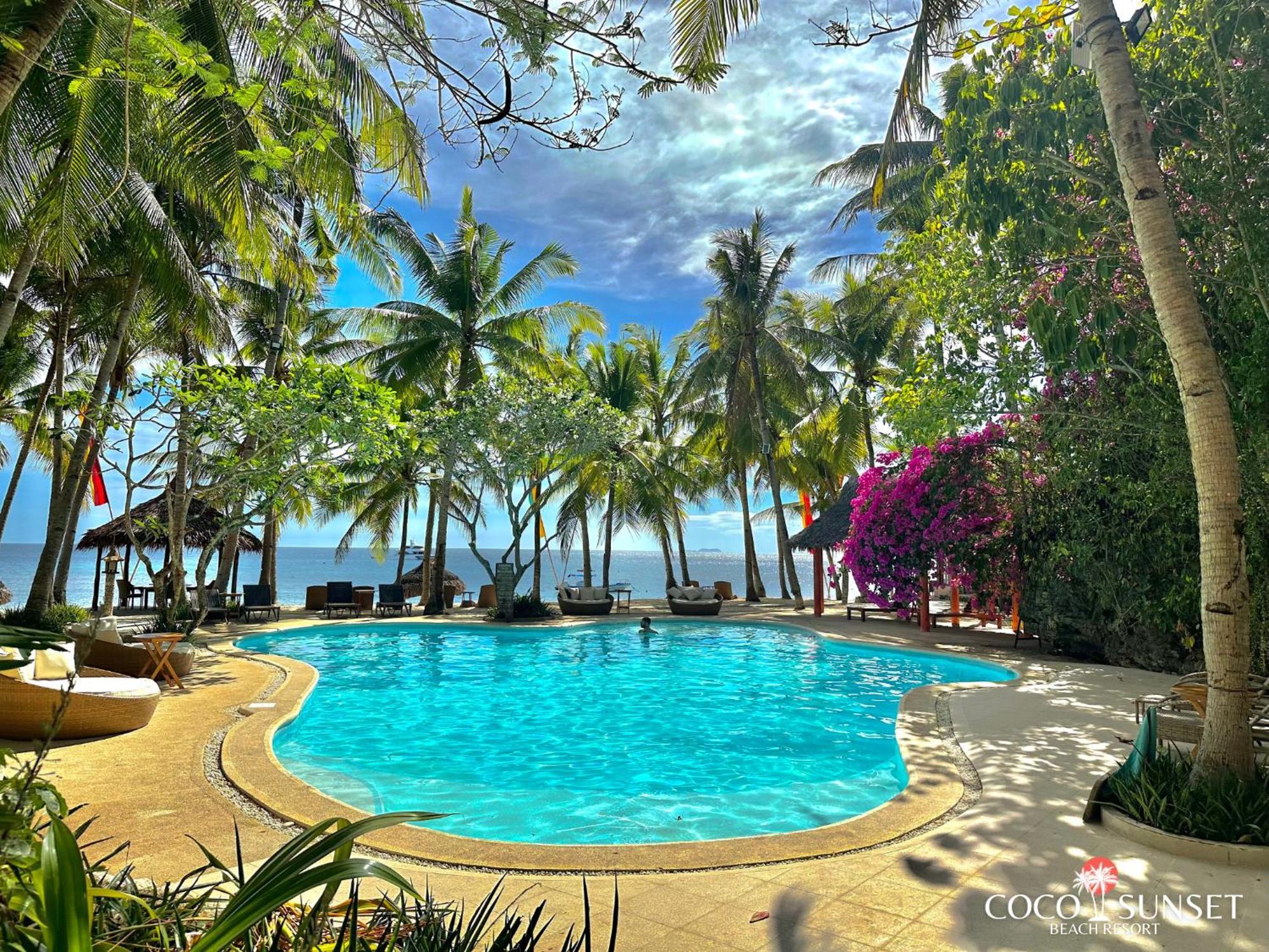 Coco Grove Beach Resort, Siquijor Island Ngoại thất bức ảnh The pool at the resort